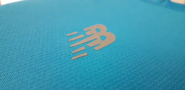 Logo estampado en arreglado