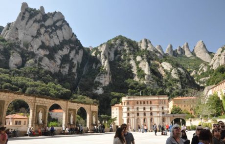 Montserrat | Plaça Santa María