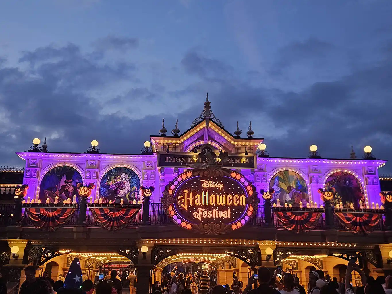 Halloween en Disneyland Paris 2026 - Proyecciones fachadas